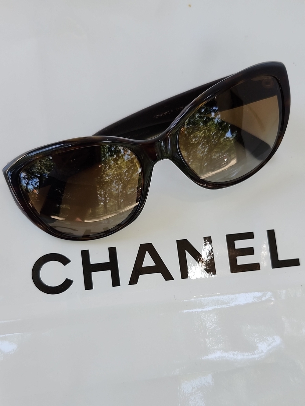 VTG CHANEL 5199-Q TORTOISE/LAMBSKIN FRAME SUNGLASSES